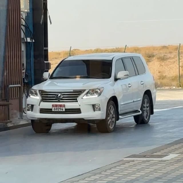 لكزس LX 2012