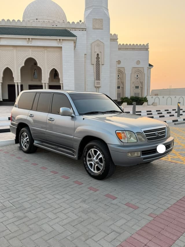 لكزس LX 2004